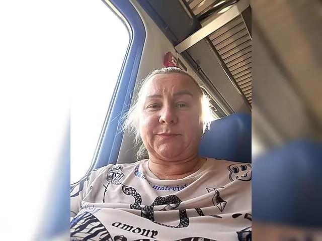 Offline miranda-robinson on BongaCams