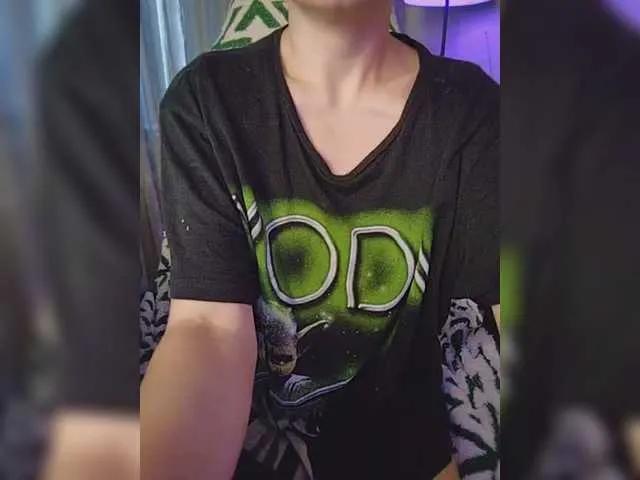 Freechat MyLittlegi on BongaCams