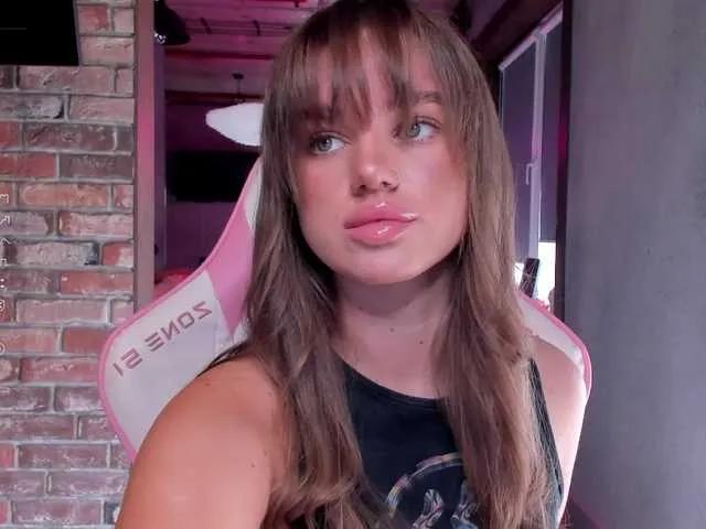 Offline Naomimif on BongaCams