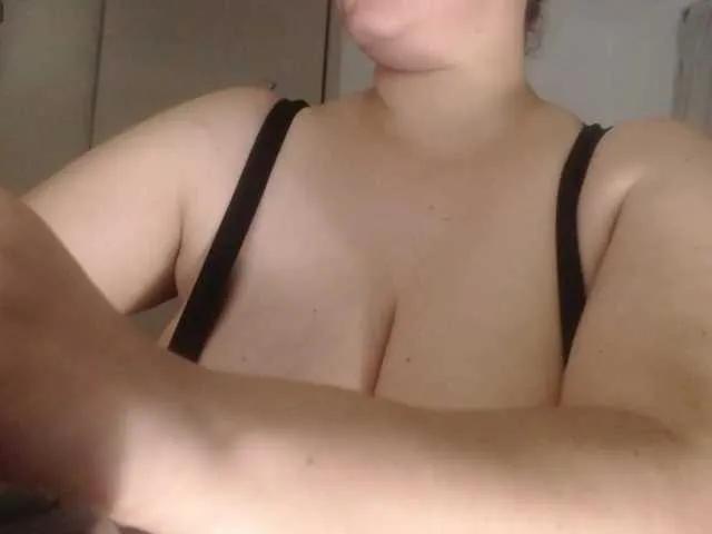 Offline naturalmoommy on BongaCams