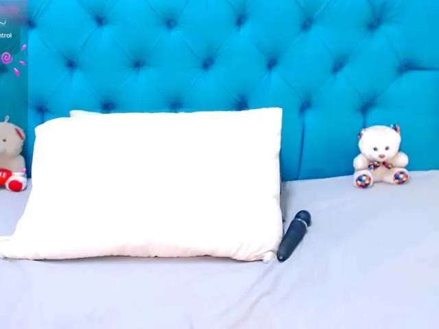 Freechat Nayla-Garner on BongaCams