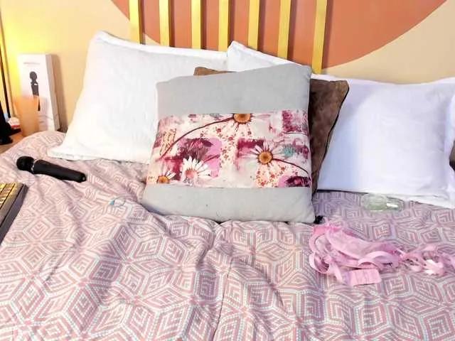 BongaCams Nicole-Angels is Freechat Nicole-Angels — I love that they talk to me pretty, good treatment, good company, a good wine and spend an unforgettable moment