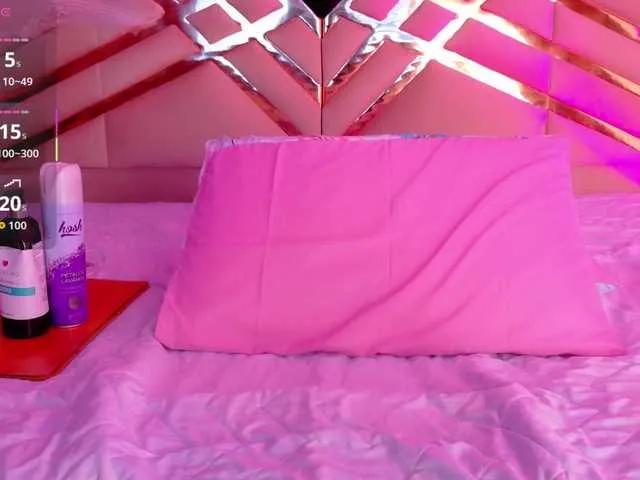 Freechat playfulcurvy on BongaCams