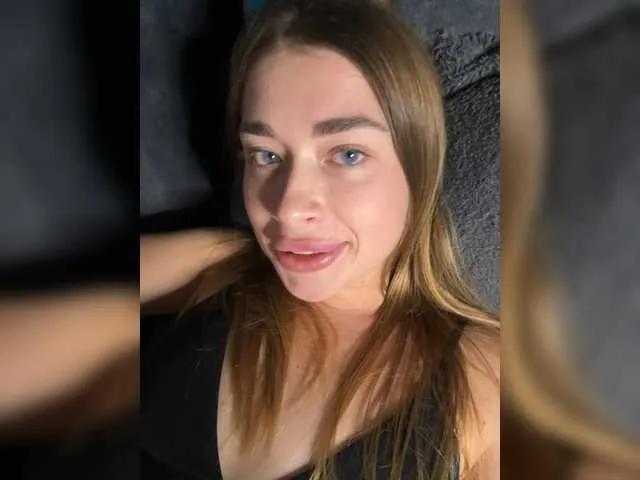 Offline PrettyLion999 on BongaCams