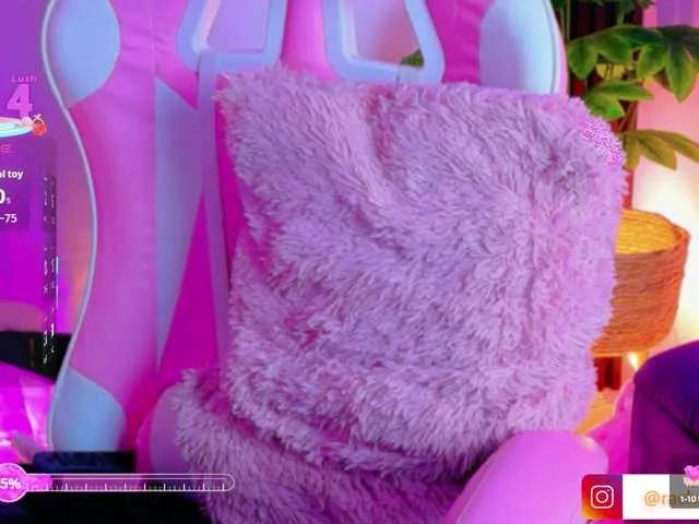 Offline RachelTomss on BongaCams