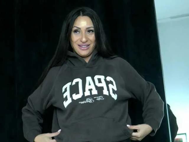 BongaCams SarahMystique is Freechat SarahMystique — Teasing and being watched while I touch myself
Telling me how much you crave while I am dripping wet
Seeing your tips pop up while I am naked and playing.