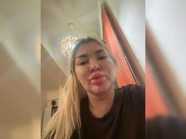 Freechat SarahStone on BongaCams