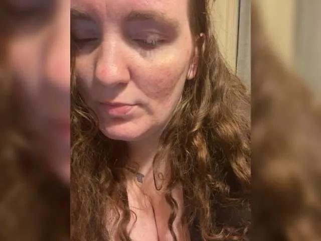 Offline Sexyred3141-1 on BongaCams