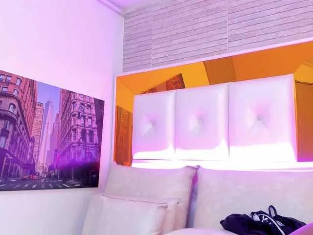 Offline ShaniaBrown on BongaCams