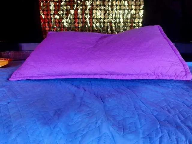 Offline shels-loreds on BongaCams