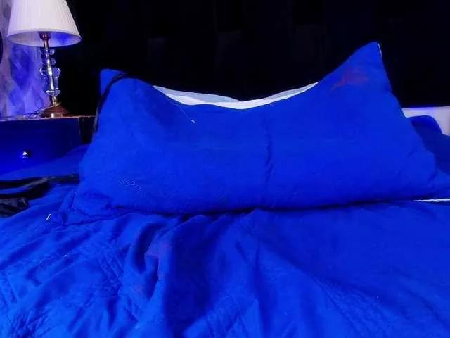 Offline shels-loreds on BongaCams