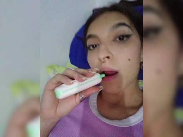 Freechat sheylawood on BongaCams