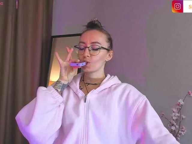 Freechat ShiroHeby on BongaCams