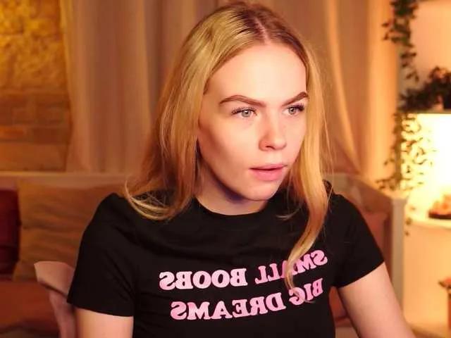 Offline SnowwBarbie on BongaCams