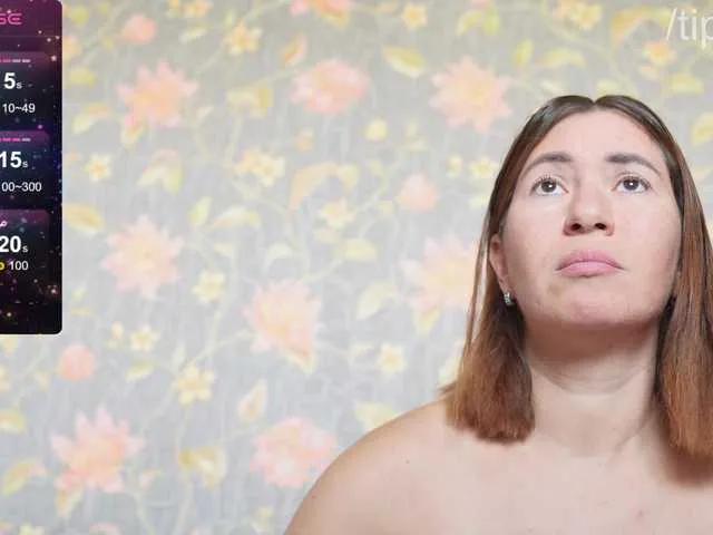 Offline SophieBush on BongaCams