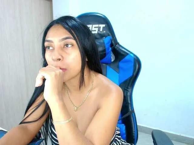 Offline Sophiiaaxx on BongaCams