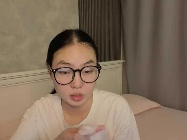 Offline spooky-tyan on BongaCams