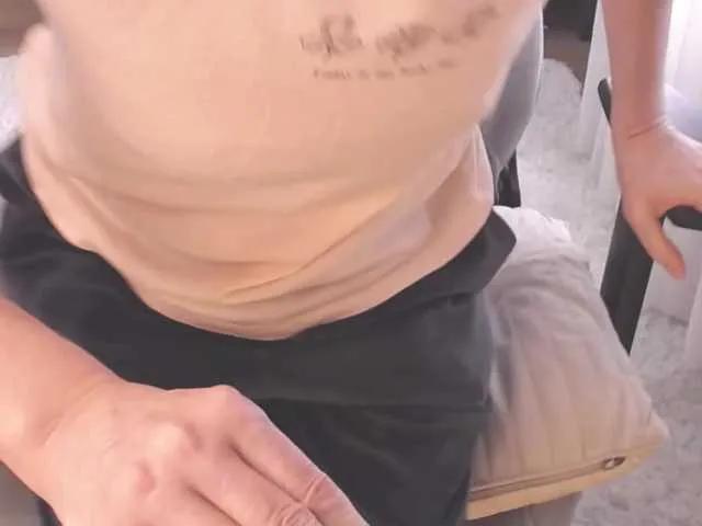 Offline Victoria2025 on BongaCams