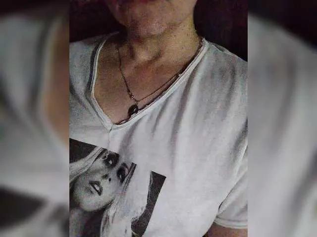 Offline Vikki-vik on BongaCams