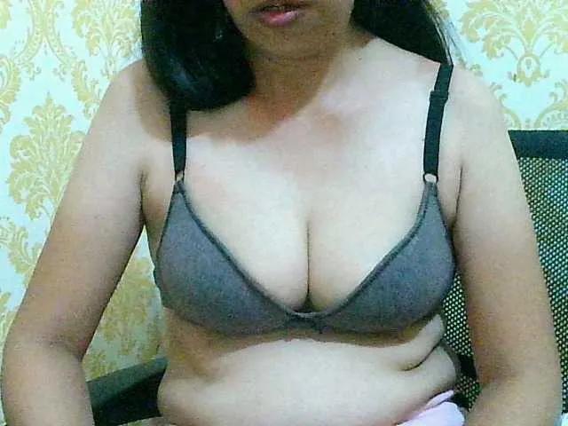 Offline Yummyflirttits69 on BongaCams