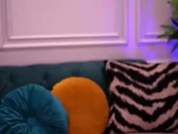 Freechat alenacapricious on Chaturbate