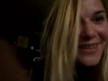 Freechat artsyandcraftsy_ on Chaturbate