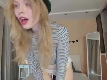 ass_latte — I'm Sasha, your friend with a perfect ass Joining my fun club would make me so happy^^ // Current Quest: 10 juicy spanks [93 Tokens left] #cute #bigass #dirtytalk #natural #young