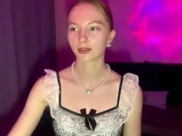 Freechat autumnroginson on Chaturbate