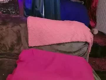 Freechat average_girl222 on Chaturbate