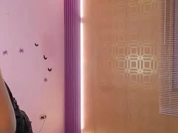 Freechat bella19__ on Chaturbate