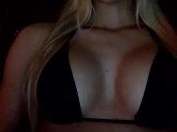 Private cantfitmybra on Chaturbate