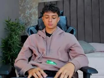 Freechat ethanlowell on Chaturbate