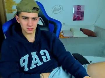 Freechat frank_mooree on Chaturbate