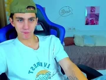 Freechat frank_mooree on Chaturbate