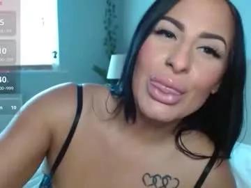 layla_uk_ on Chaturbate