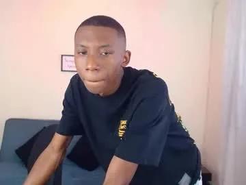 Freechat miiloo18 on Chaturbate