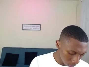 Freechat miiloo18 on Chaturbate