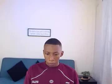 Freechat miiloo18 on Chaturbate