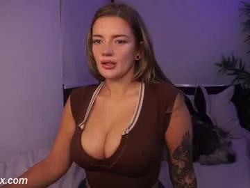 Freechat poppysux on Chaturbate