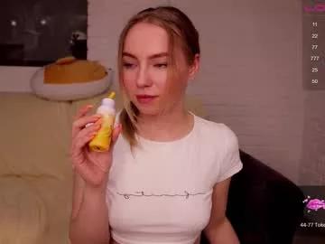 Freechat snow_is_falling on Chaturbate