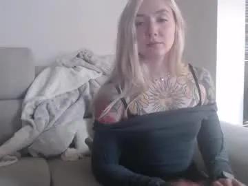Freechat tattoobbgirl on Chaturbate