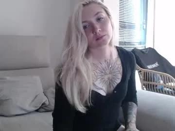 Freechat tattoobbgirl on Chaturbate