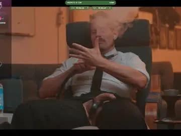 Freechat the_dilf on Chaturbate