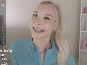 vickyfuckingdoll on Chaturbate