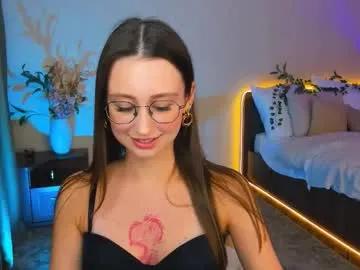 Group yourlovelystoryy on Chaturbate