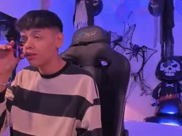 Freechat zeus_blaze on Chaturbate