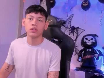 Freechat zeus_blaze on Chaturbate