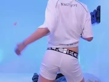 Freechat zeus_blaze on Chaturbate