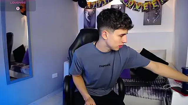 Freechat AdrianRinaldi on StripChat