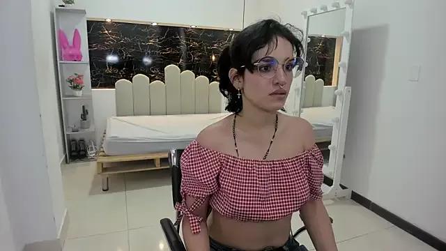 Freechat Annyrosee on StripChat